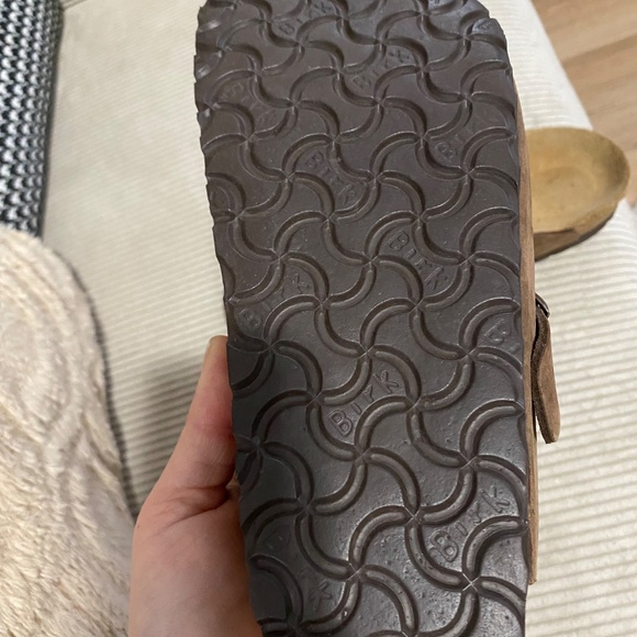 * Price Drop* Birkenstock Brown Bostons - Picture 3 of 4